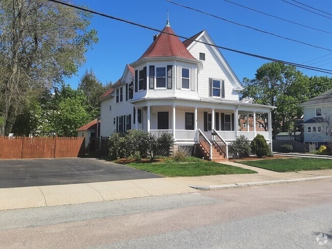 Building Photo - 14 Tappan Ave Unit 2R Rental