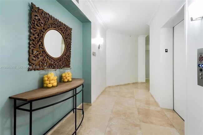 Building Photo - 300 South Pointe Dr Unit 405