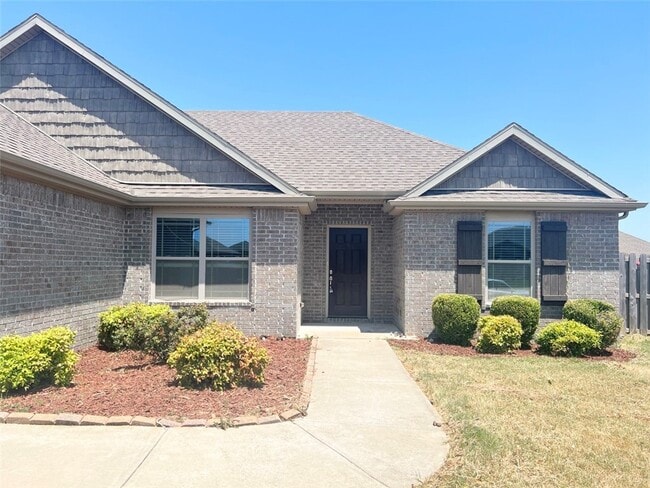 Photo - 211 Genoa Way