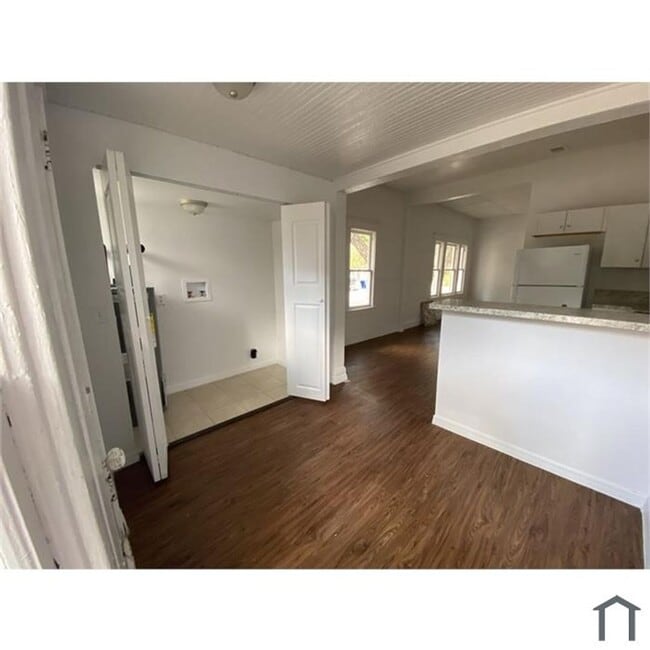 Photo - Orange St Unit 921