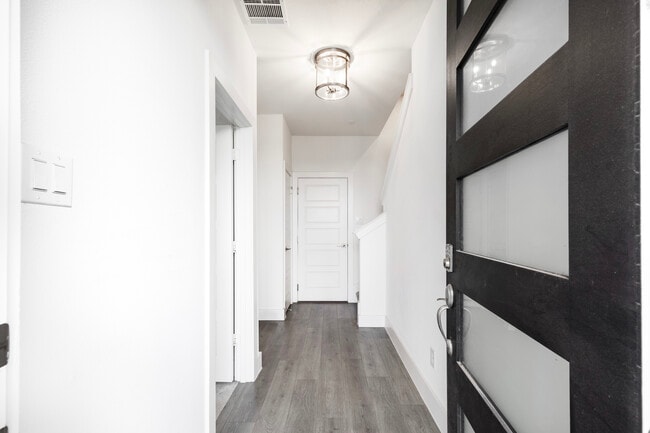 Photo - 1737 W Cantey St