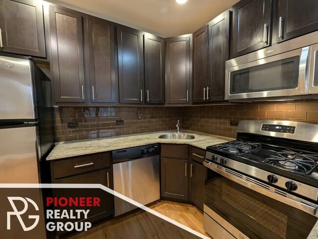 Photo - 4759 N Maplewood Ave Unit 208