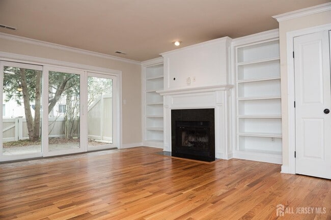 Building Photo - 93 Tennyson Dr Rental