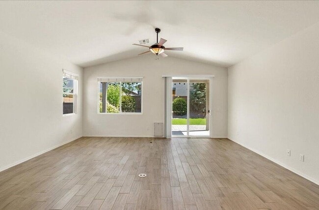 Photo - Lovely Two Bedroom Near Golf and Airport-Prescott