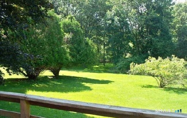 Photo - 335 Greens Farms Rd