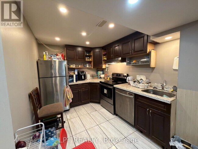 Photo - 31 Denali Cres