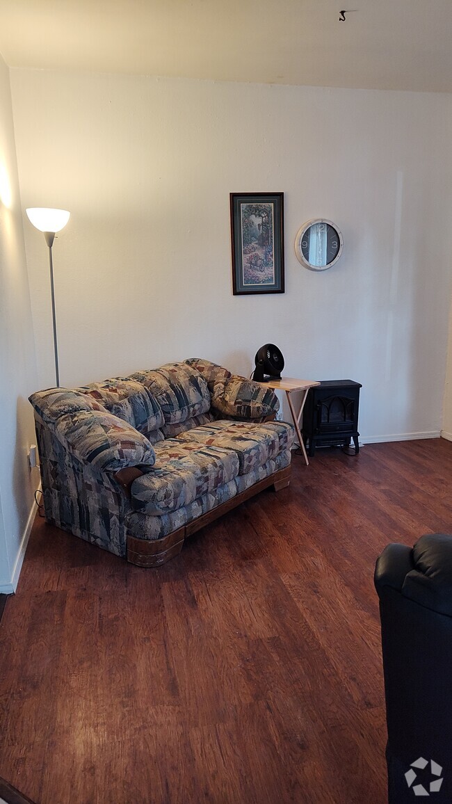 Building Photo - 2207 W Juniper St Unit A Rental