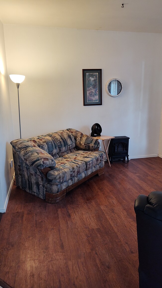 Photo - 2207 W Juniper St Apartamentos Unidad A
