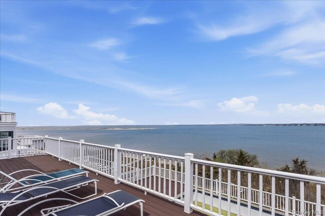 672 Dune Rd
