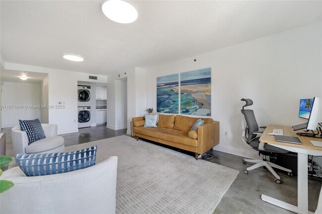 Building Photo - 227 Michigan Ave Unit 406