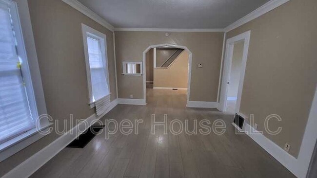 Building Photo - 2320 Mellwood Ave Rental