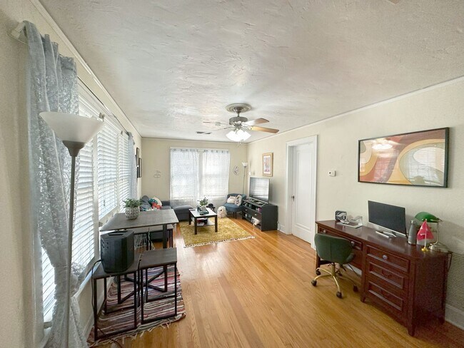 Photo - Margaret's Manor - 1 Bedroom, 1 Bathroom S...