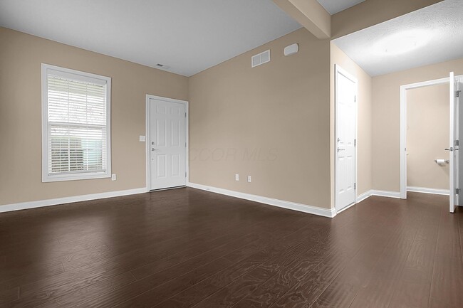 Photo - 5527 Albany Terrace Way