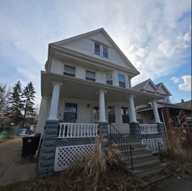 Building Photo - 6514 Gertrude Ave Unit Down