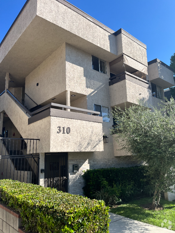 Building Photo - 310 E Santa Anita Ave Unit C Rental