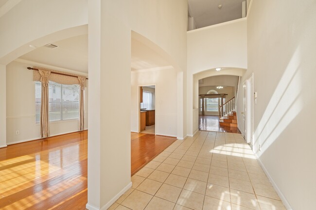 Photo - 11134 Maynard Pl