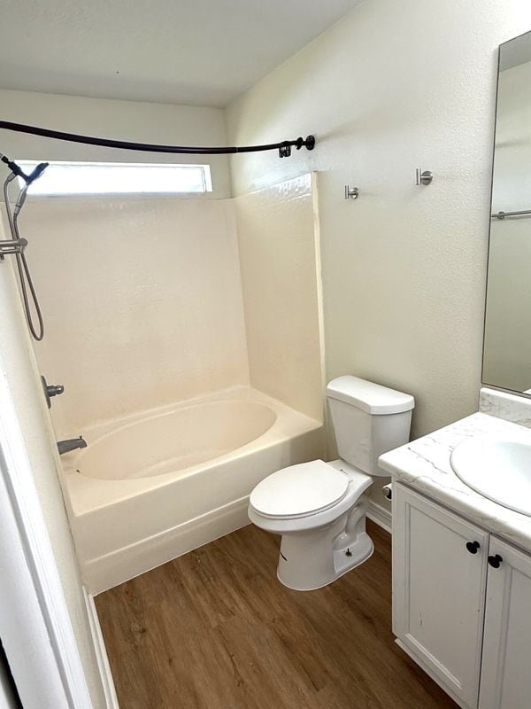 Photo - 1111 SW Yorktown Glen