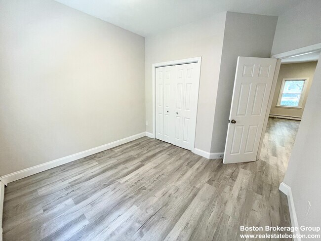 Photo - 174 Bolton St Unit 1