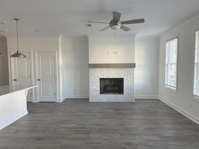 Photo - 5105 Riden Wy