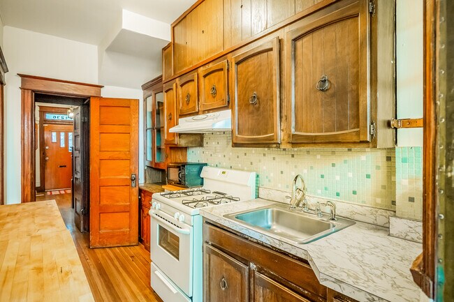 Photo - 1236 Oates St NE