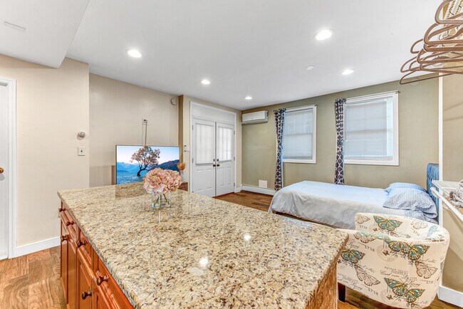 Photo - 7108 HUDSON Ave