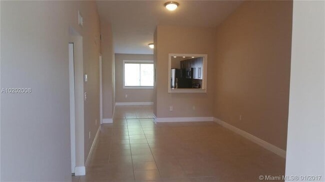 Photo - 4785 SW 62nd Ave Unidad 202