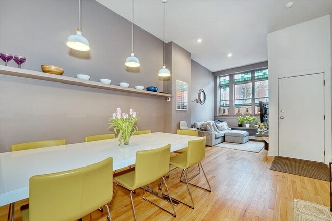 Building Photo - 70 Clarendon St Unit 1
