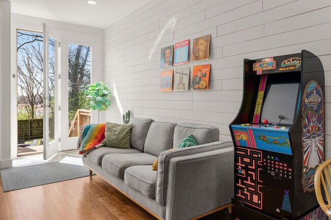 Photo - 559 Veritas St Unit ID1302209P