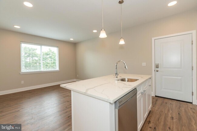 Photo - 2220-28 Master St Unit 12