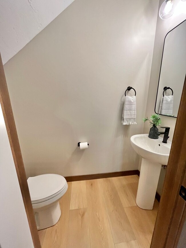 Photo - Stunning 4 Bed/2.5 Bath Twinhome!