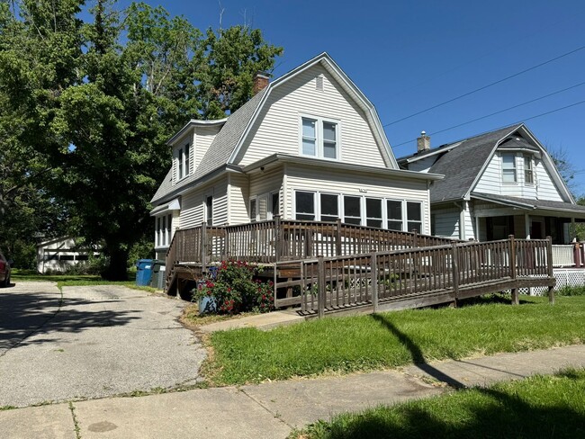 3 bed, 1.5 bath home for lease! - 3 bed, 1.5 bath home for lease!