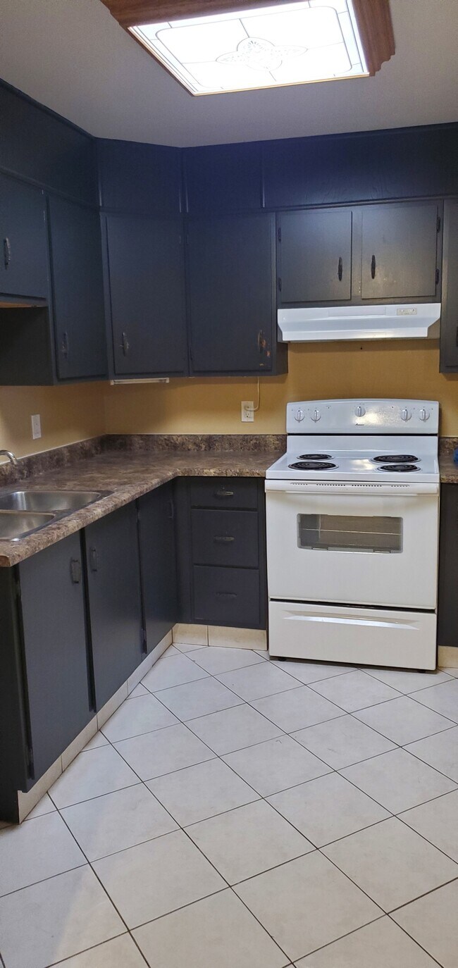 Photo - 5328-354 54 St