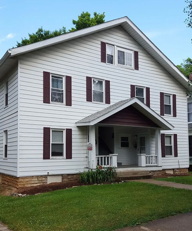 Building Photo - 624 S Fess Ave Rental