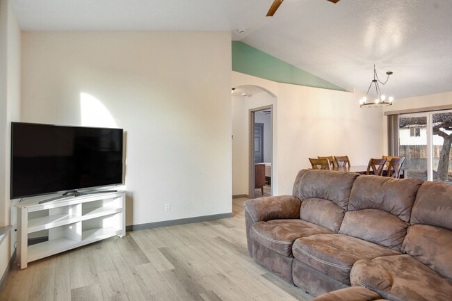 7292 Newbrook Dr