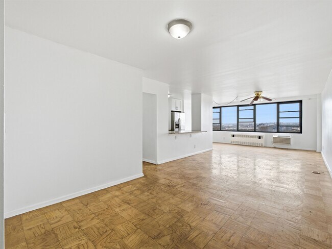 Building Photo - 10 Huron Ave Unit 14F