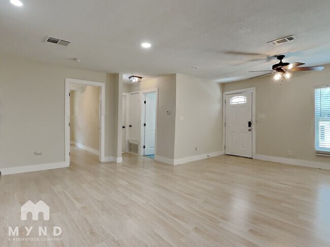 Photo - 115 Fredonia St