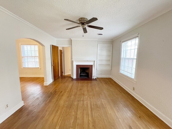 Photo - 365 Haynes St