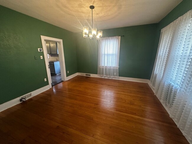 Photo - 2325 W Circle Dr