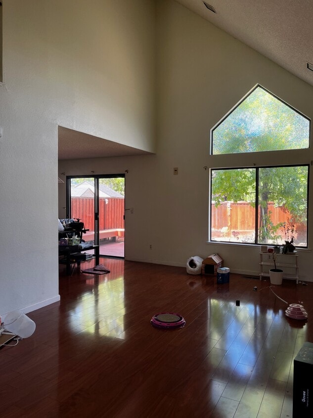 Photo - 574 Glenmoor Cir (Milpitas, CA)