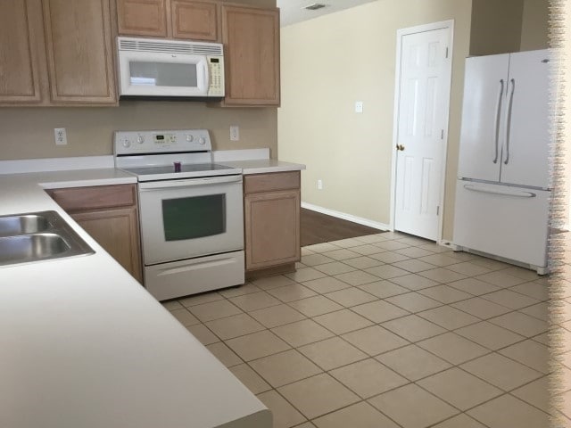 Photo - 16136 Shawnee Trl