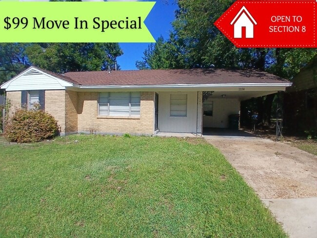 Building Photo - Spacious 3 bedroom 1 bath home - Open To Section 8 -$99 Move In Special