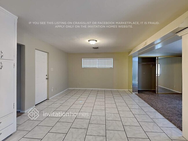 Photo - 2307 W Freeway Ln