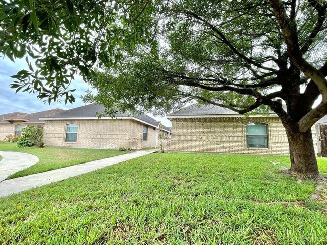 Photo - 13 West Dr Unit 3