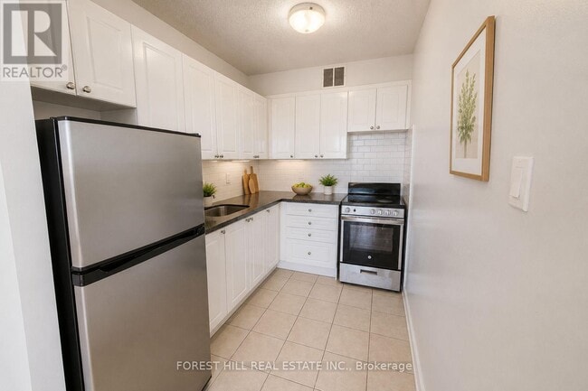 Photo - 470 Sentinel Rd