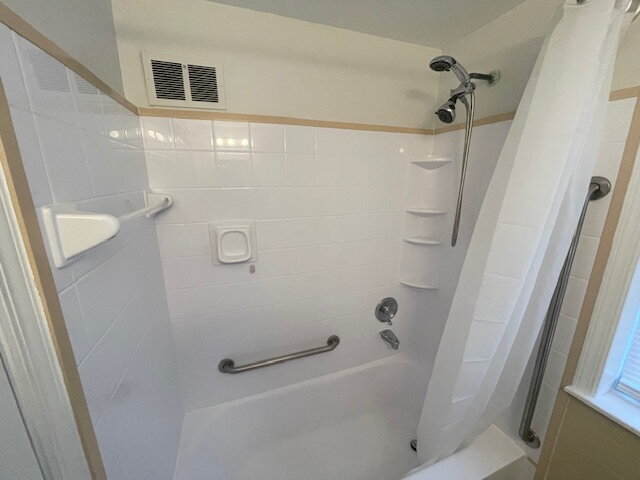 Photo - "Charming 3-Bed Home with Hardwood Floors & Finished Basement in Harrisburg Oasis!"