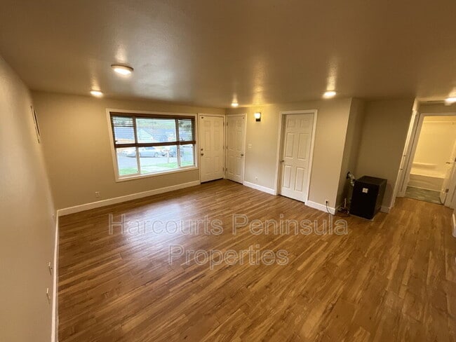 Photo - 1742 Anderson St