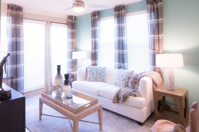 Photo - Magnolia off Henderson