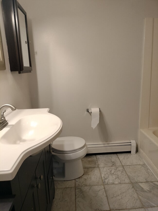 Photo - 107 Martha Ave Unidad B