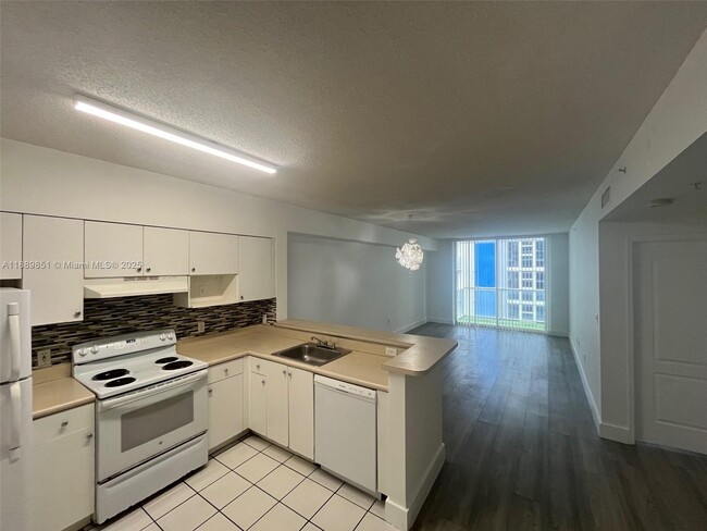 Photo - 5091 NW 7th St Unidad 1005