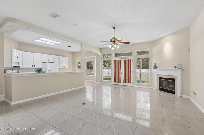 Photo - 2070 Thornhill Drive
